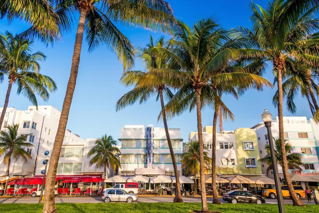Ensuite Apt On Collins Ave Маями Бийч Екстериор снимка
