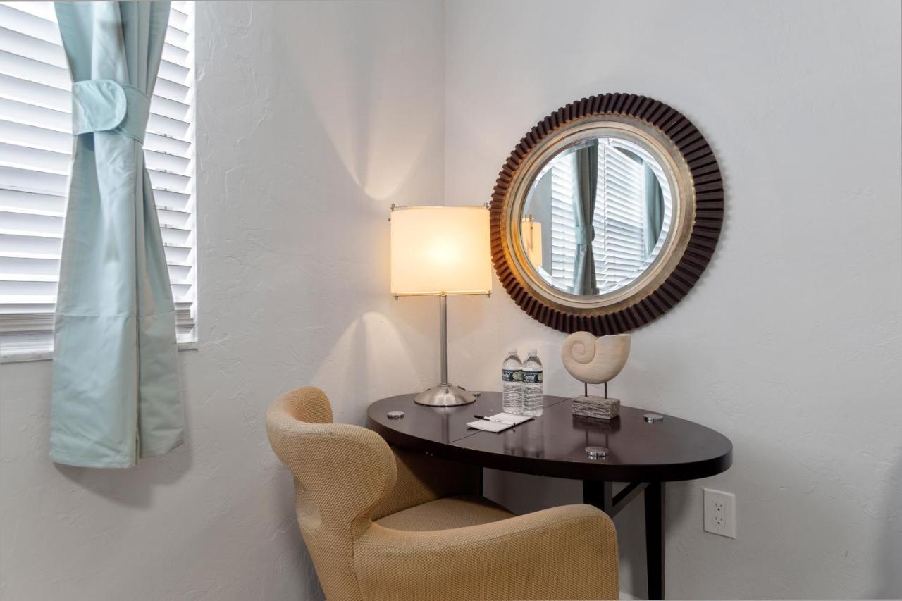 Ensuite Apt On Collins Ave Маями Бийч Екстериор снимка