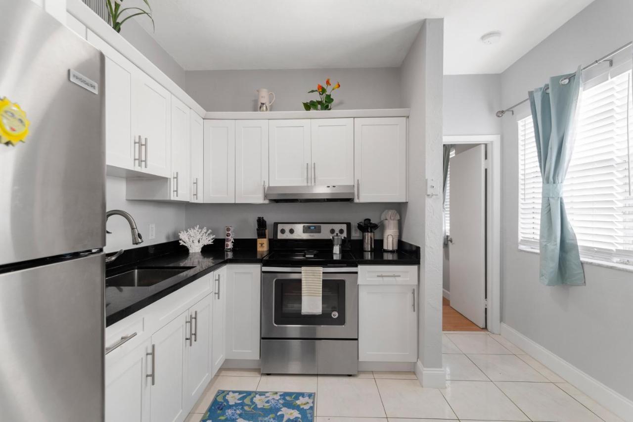 Ensuite Apt On Collins Ave Маями Бийч Екстериор снимка