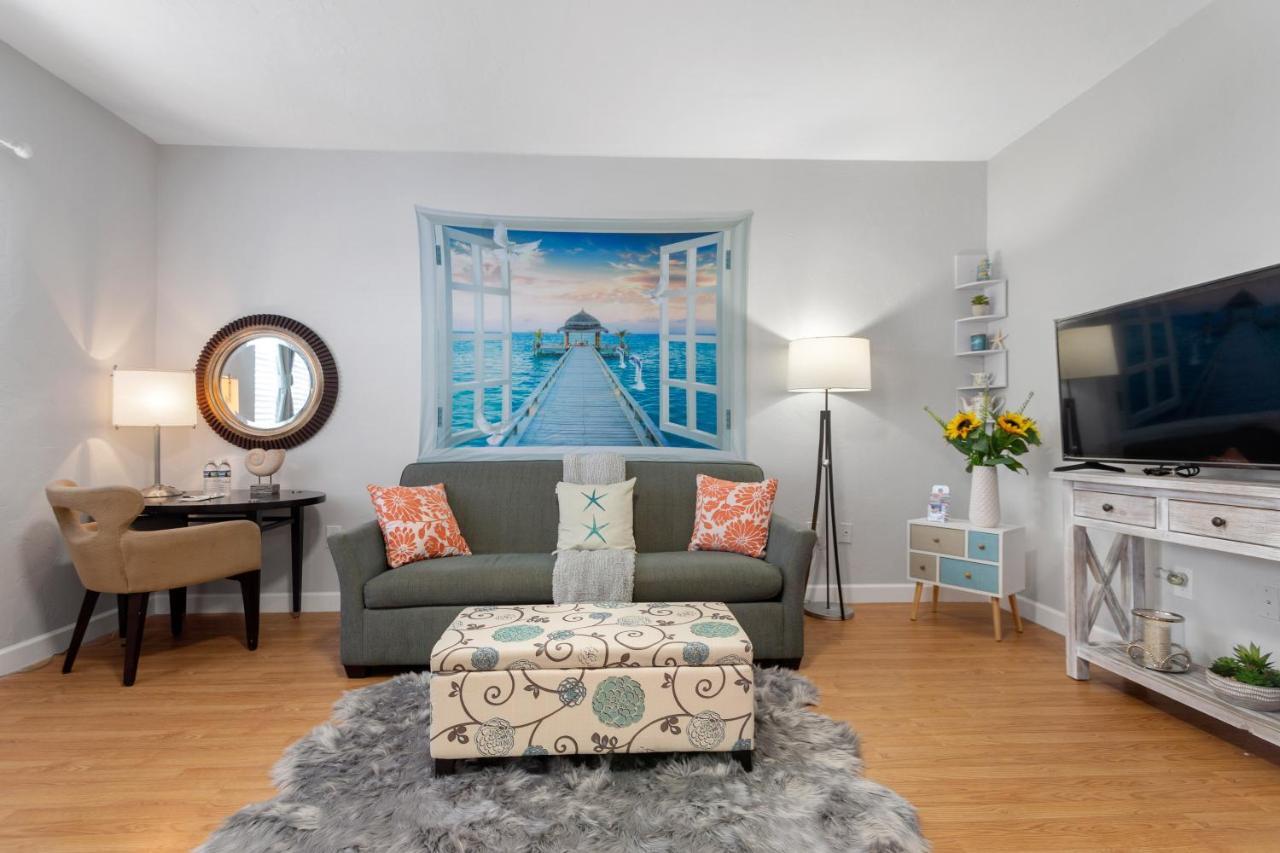 Ensuite Apt On Collins Ave Маями Бийч Екстериор снимка